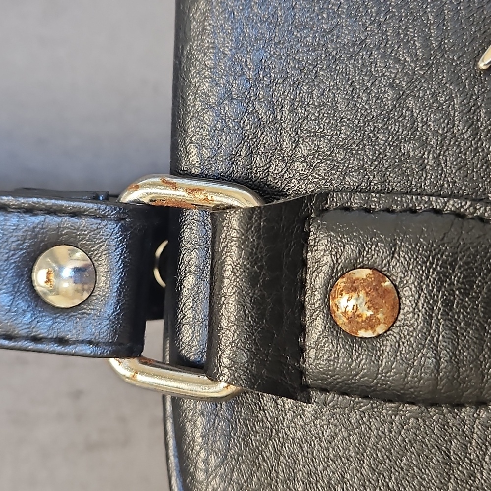 Women's Shoulder bag Purse With Retro Classic Car Design - Picture 5 of 16